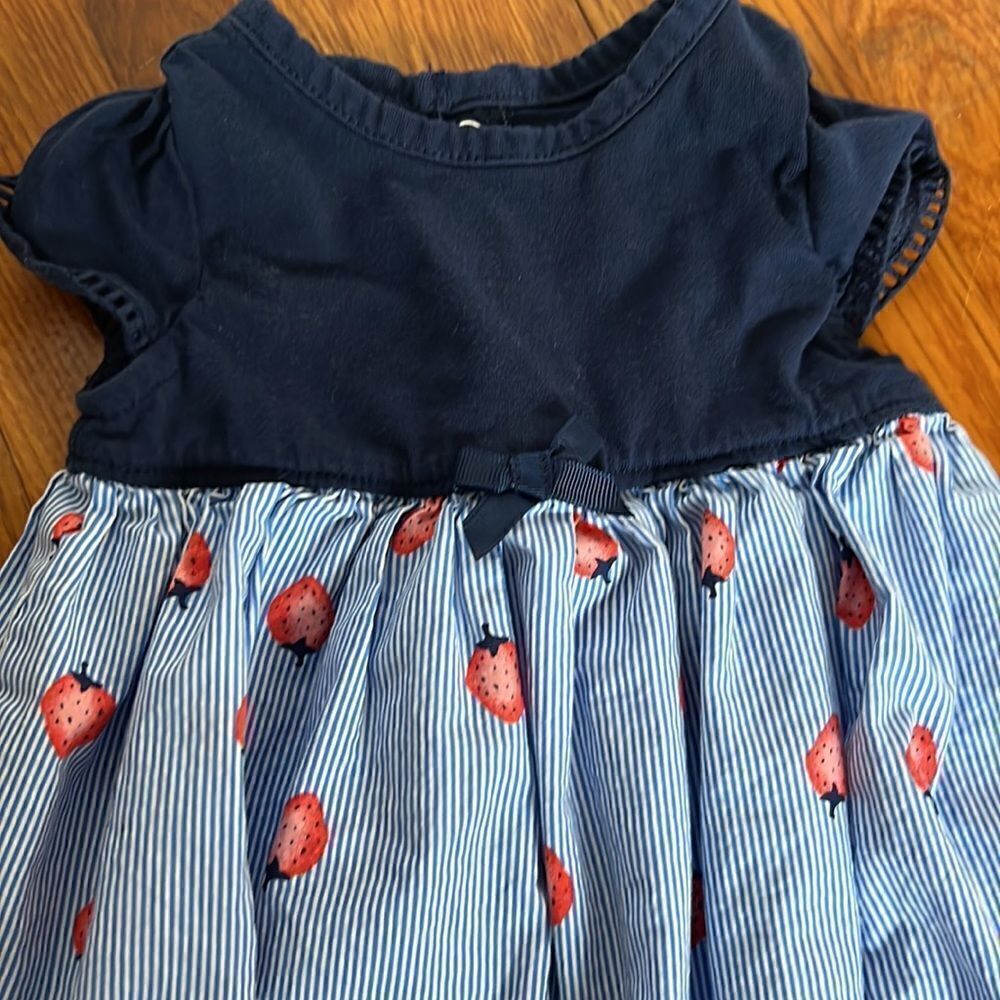 Carters Romper - Picture 2 of 2